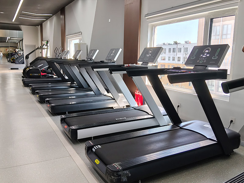 commercial gym equipment