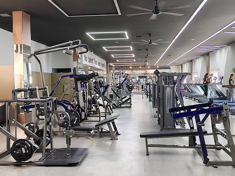 commercial shoulder press machine