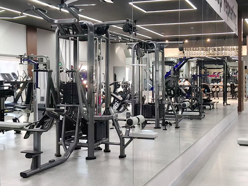 commercial gym equipment